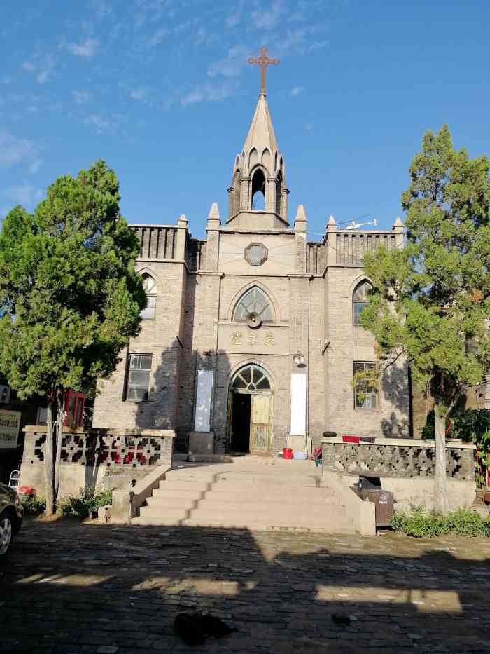 天主堂-"原来教堂在平遥古城大众点评条目里面有两条.