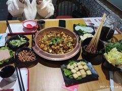 -虾弄弄海派小龙虾·牛羊蝎子火锅