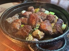 蒜香铁板牛肉粒-BROWNSTONE布朗石西班牙餐厅(富城店)