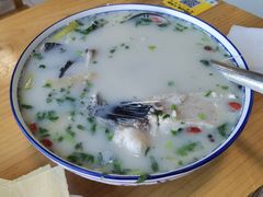 -美顺香食府鱼头老店(雪野湖店)