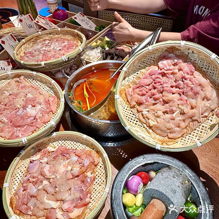 这锅菌汤鸡鲜到我连喝三碗！爱了云南风味！