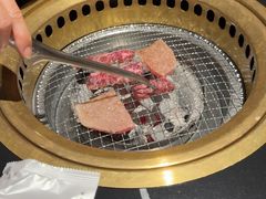 -山川小町·极番烧肉(新地假日广场店)