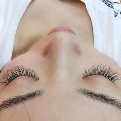 米卡美甲沙龙-EMILY艾枚莉美甲美睫·美颜·现磨咖啡