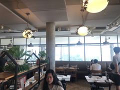 -ROAST coffee & eatery