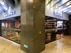 门面-瑞幸咖啡(外滩SOHO店)