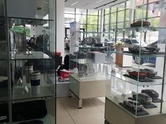 -上海宝信宝马4S店