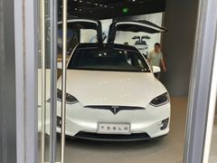 -TESLA 特斯拉(上海太古汇体验店)