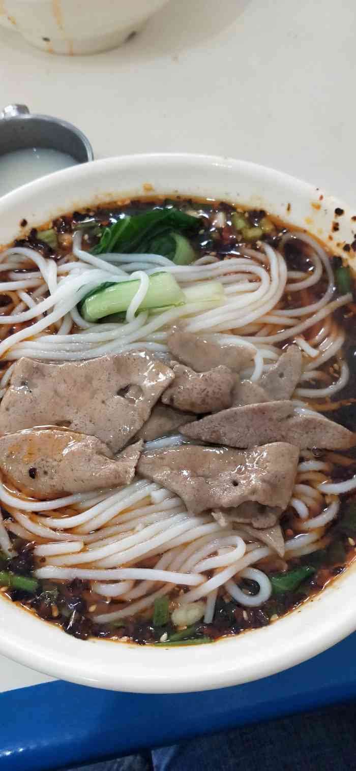 正宗武胜猪肝面-"位置很好找,就在南滨路小学侧对面!环境.