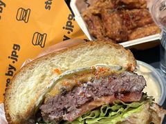 柠香蟹籽牛肉汉堡-JPG canteen(广州寺右公馆店)