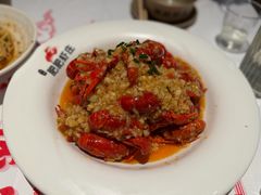 -肥肥虾庄·金牌油焖大虾(汉街SKP店)
