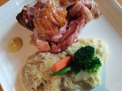 -LENBACH兰巴赫西餐啤酒坊(大连东港店)
