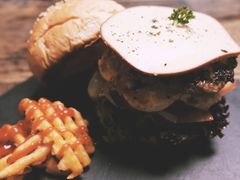 -HIGH FIVE哈福手工汉堡(桂林路店)