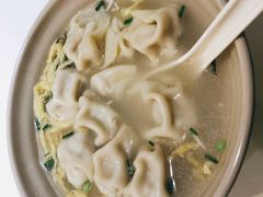 鸡汁小馄饨-光明邨大酒家(淮海路店)