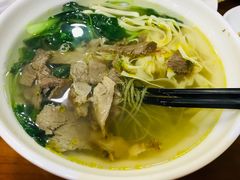 牛肉粉丝汤-小姜锅贴(凤凰街店)