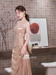 点击看大图 -艾拉·女王婚纱礼服馆