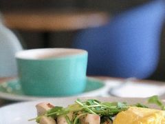 炒蛋牛油果酱蘑菇吐司-Wagas(凤凰汇店)