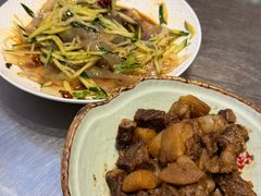 -雪乡人家东北菜·铁锅炖一切(高斯路店)