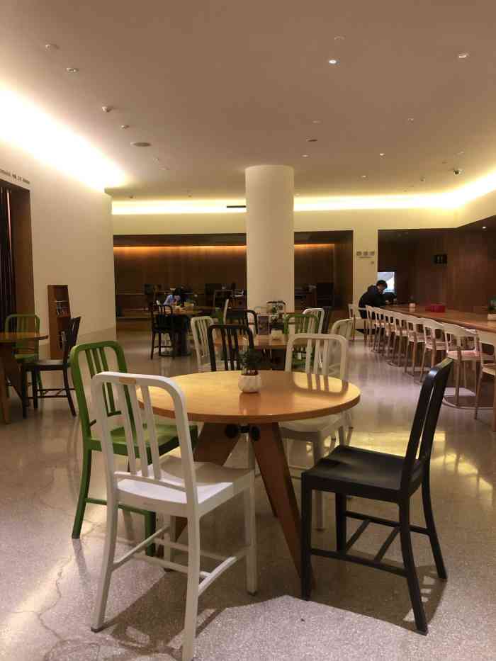 东隅酒店domain域·颐堤港-"当天北京起风了,我和朋友俩人在商场里都