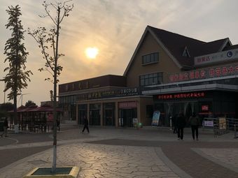 鹤壁服务区-停车场