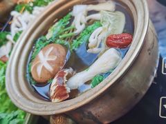 -慢丽江·云南野生菌土鸡锅(西山店)