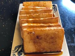 -茅草房·河畔园林火锅