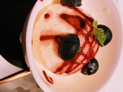 蓝莓豆腐冰淇淋-三号黄浦会Canton Table