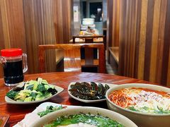 -亮亮面馆(经六路店)