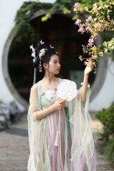 -一揽芳华汉服旗袍体验馆(拙政园店)