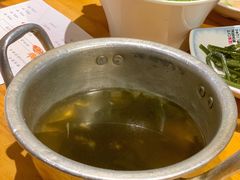 牛肉海带汤-唯成•韩国炭火烤肉 유성고기