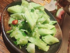 素拍黄瓜-老牌坊云南鱼豆花火锅(嵩山店)