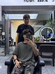 点击看大图 -藤野造型专业烫染接发