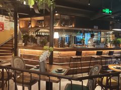 -临界音乐酒馆·小龙虾·江湖菜(华熙LIVE·鱼洞店)