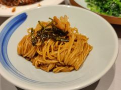 开洋葱油拌面-屋里厢上海菜馆