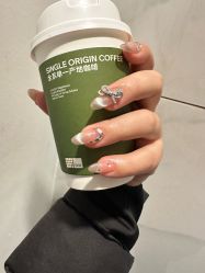 -晨·艺美甲美睫