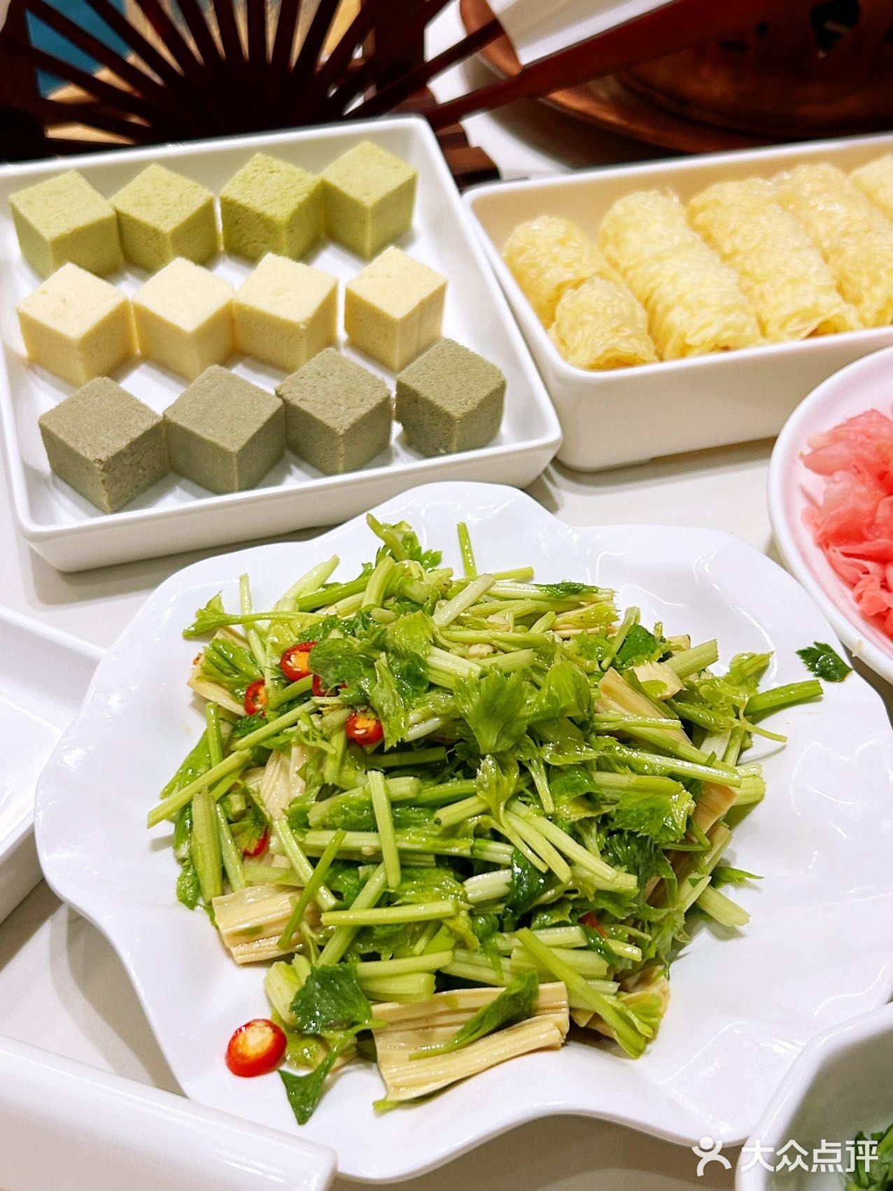 没错，庆宴楼老北京铜锅涮肉，就在大栅栏