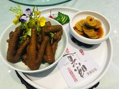 独头蒜拼凤爪-名人名家     浙菜.家宴