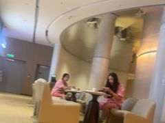 -涨巢·潮玩水疗局