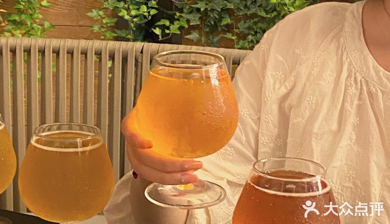 杭州新店🍻运河边的精酿吧喝酒宵夜好去处!