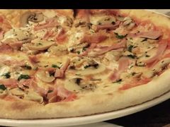 美式香肠蘑菇比萨-达美乐比萨(东建路店)