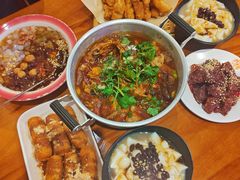 -爆炸头阿姨小四川正宗川味小吃(无任何分店)