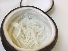 -志龙皇冠吃货椰子铺