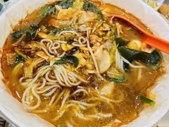 -二钢串叔麻辣烫(华龙大厦店)