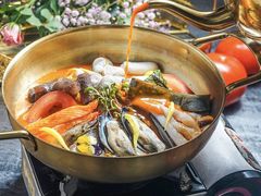 韩式泡菜海鲜锅-蜜桃花开·中西融合菜E&W(南长街店)