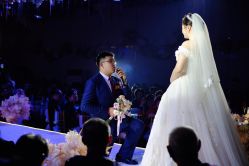 -禕·愫白婚纱商店