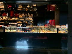 面包甜点陈列柜-Salon de The de Joel Robuchon(外滩18号店)