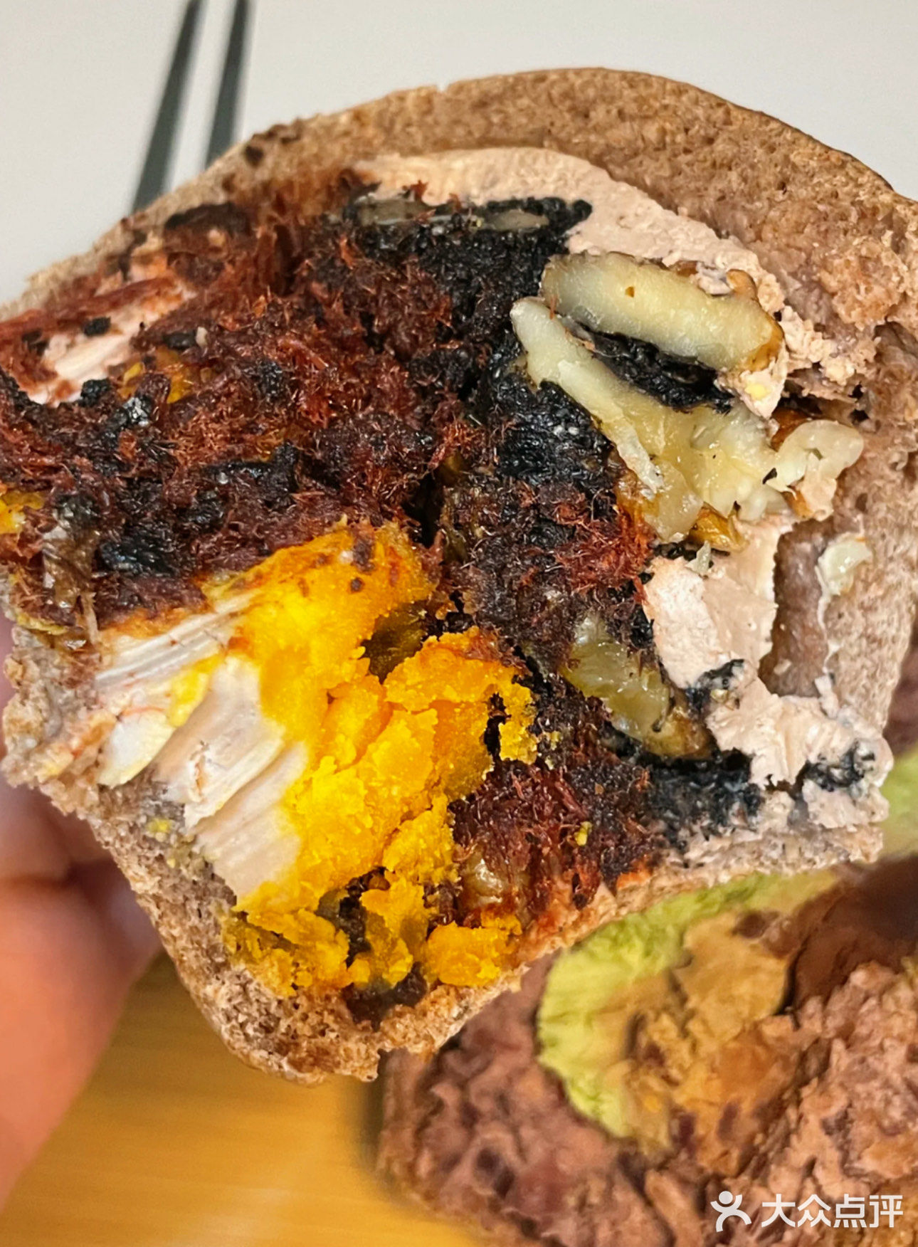 黑芝麻核桃 咸蛋黄 可可奶酪 肉松欧包