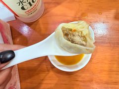 -莱莱小笼·乔艾