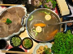 -左庭右院鲜牛肉火锅(金山万达店)