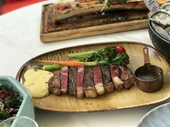 -斯普汇生蚝牛排馆(中骏世界城店)