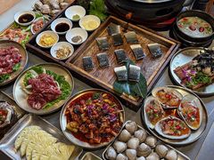 -围炉肉舍•炭烤活鳗•丹东海鲜烤肉(步行街店)